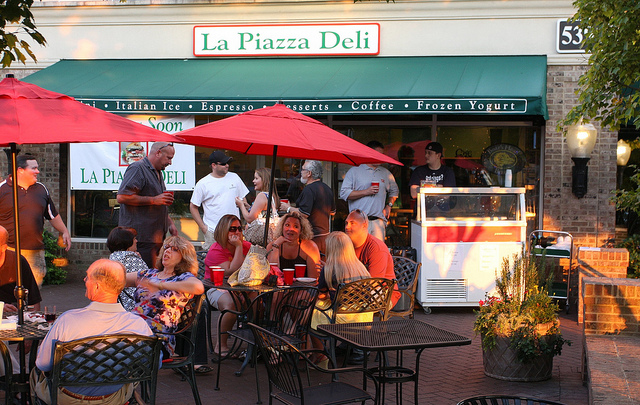 La Piazza Deli 2